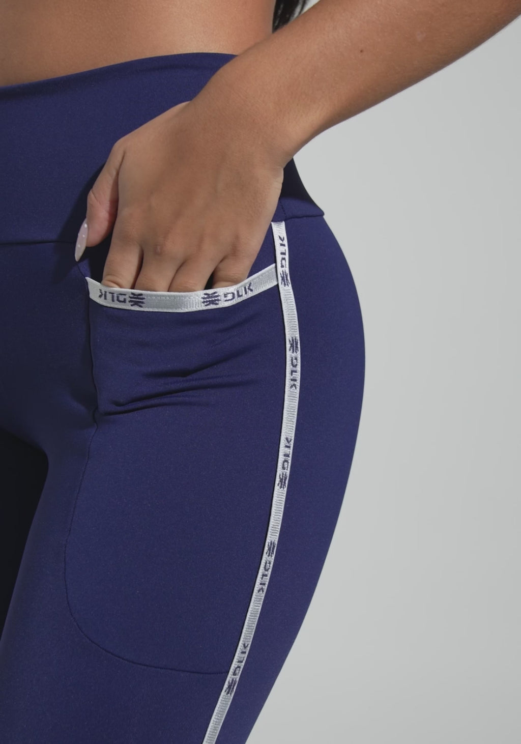 Legging Fitness Feminina com Bolsos e Elástico Athletic Dlk Azul Marinho