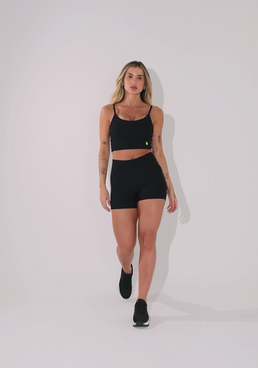 Short Fitness Feminino Preto Canelado Elegance Dlk