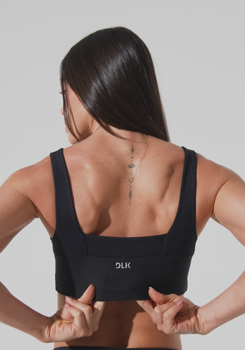 Top Fitness Feminino Decote Quadrado Com Detalhe Canelado Motion Lines Dlk Preto