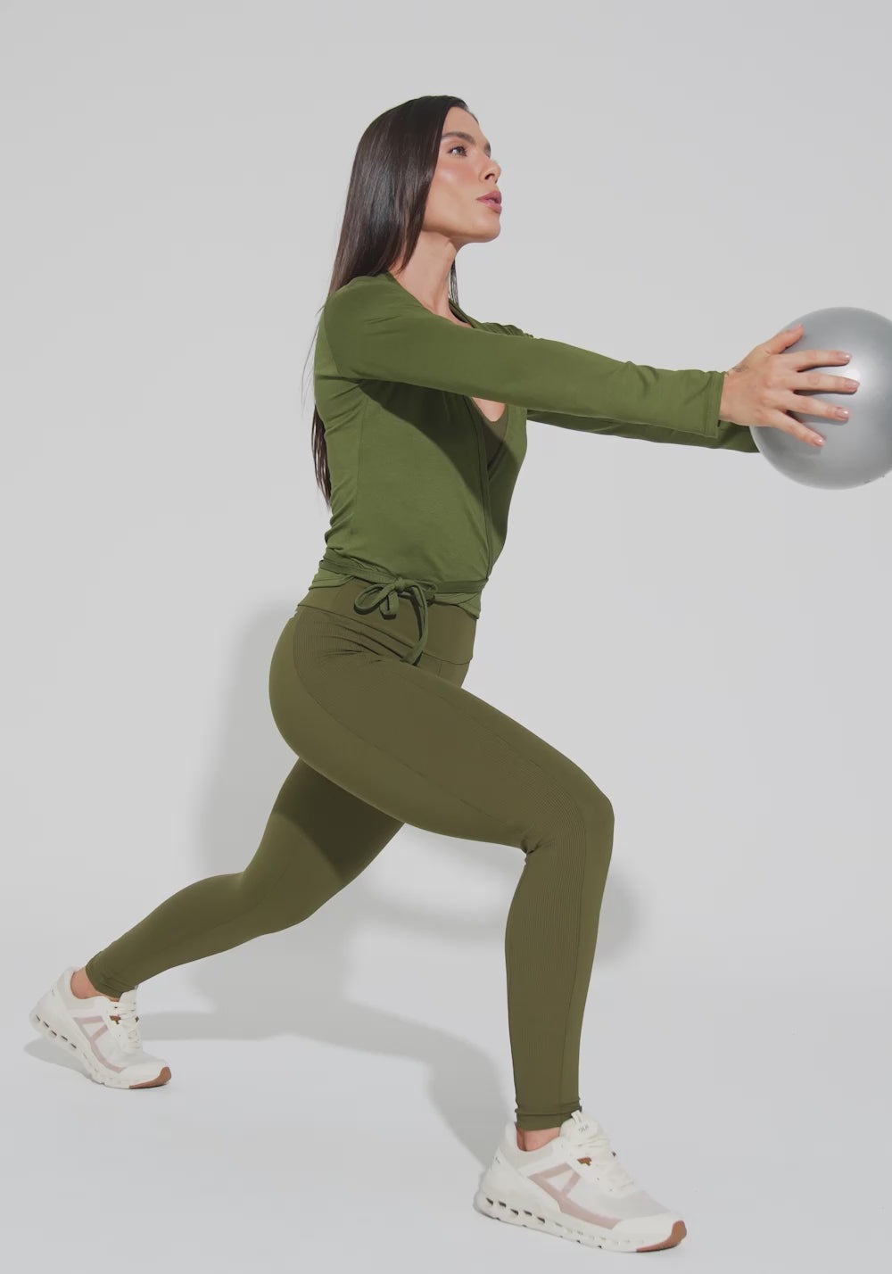 Casaco Feminino Transpassado com Amarração Motion Lines Dlk Verde Oliva