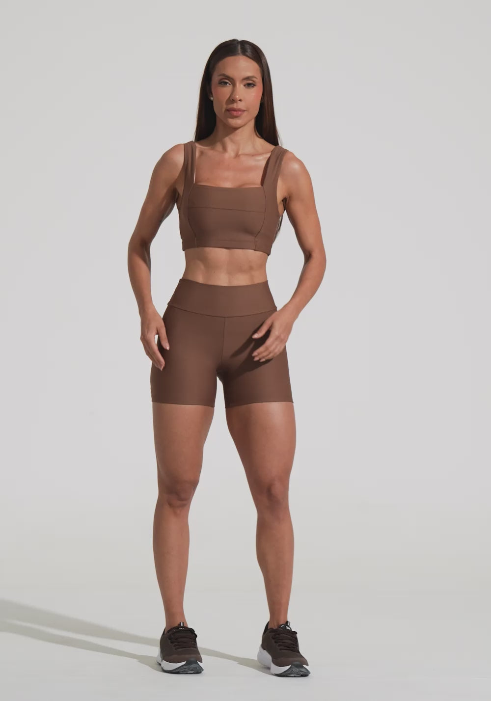 Top Fitness Feminino Marrom Decote Reto Com Recortes Aura Dlk