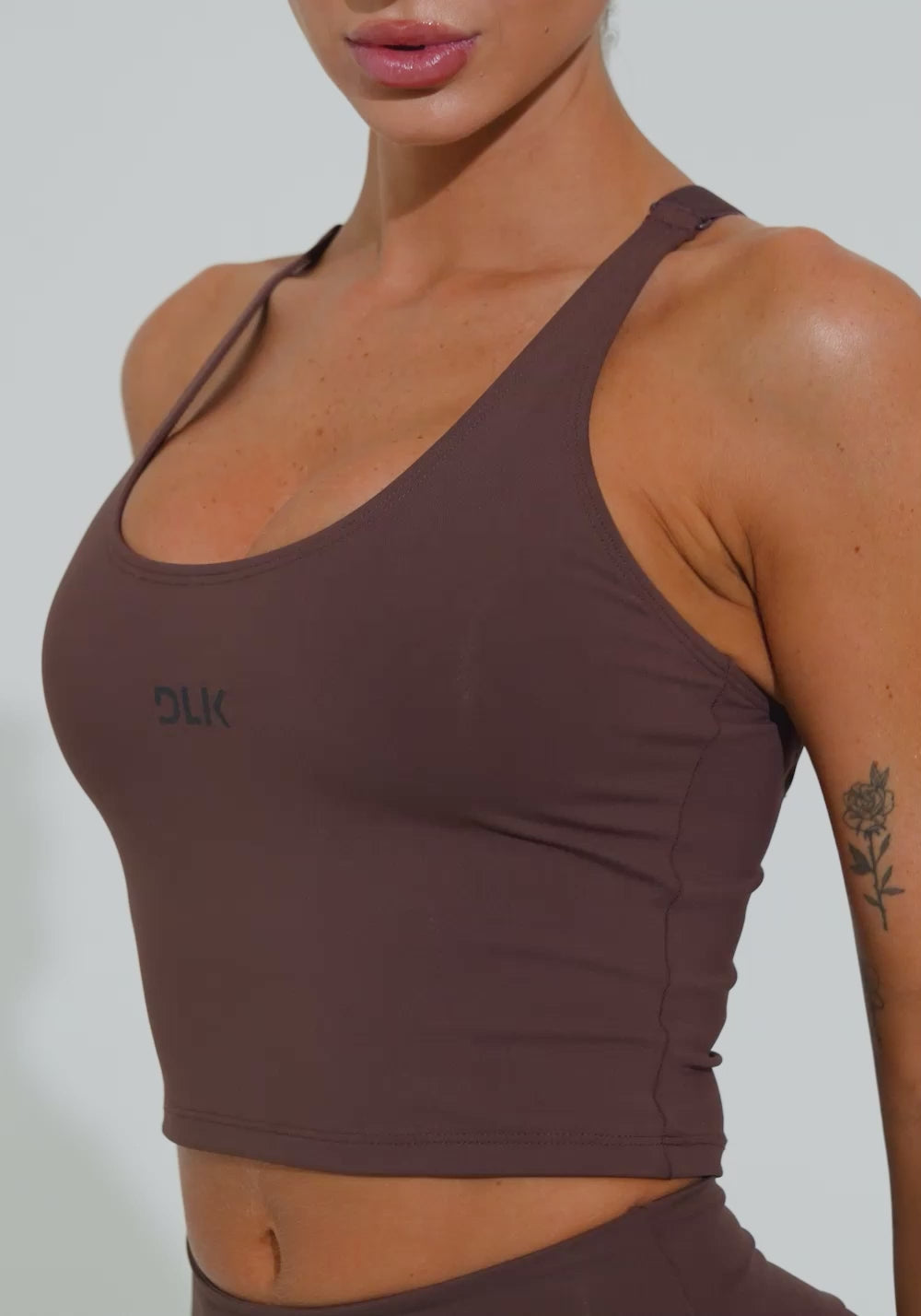 Cropped Fitness Feminino com Alças Reguláveis Soul Dlk Marrom