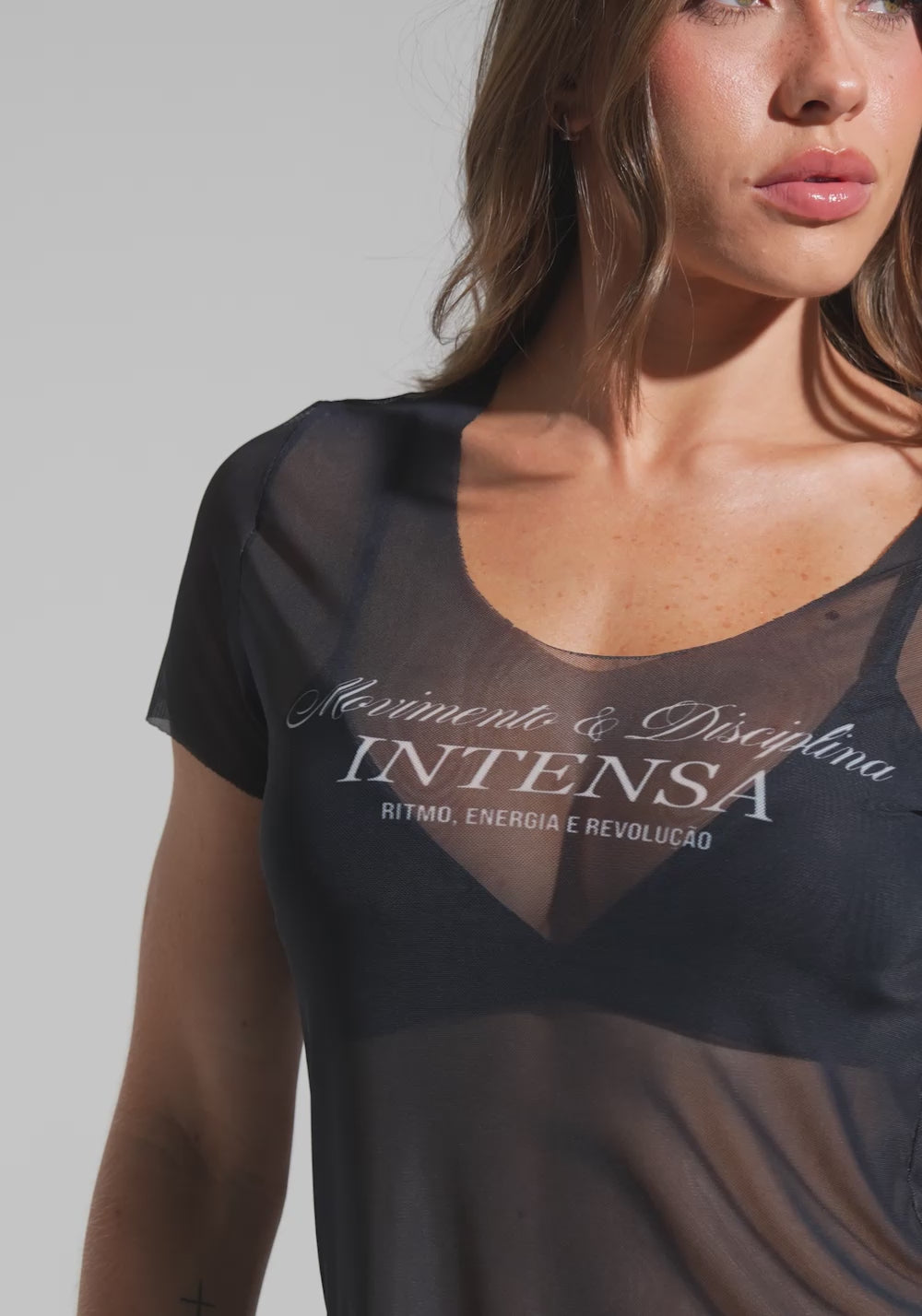 Blusa Baby Look Feminina de Tule Estampada Movimento e Disciplina Activity+ Dlk