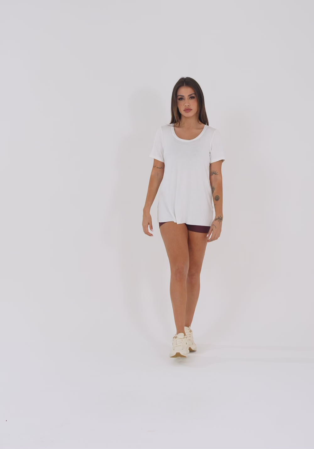 Blusa T-shirt Fitness Feminina Off White Aura Dlk