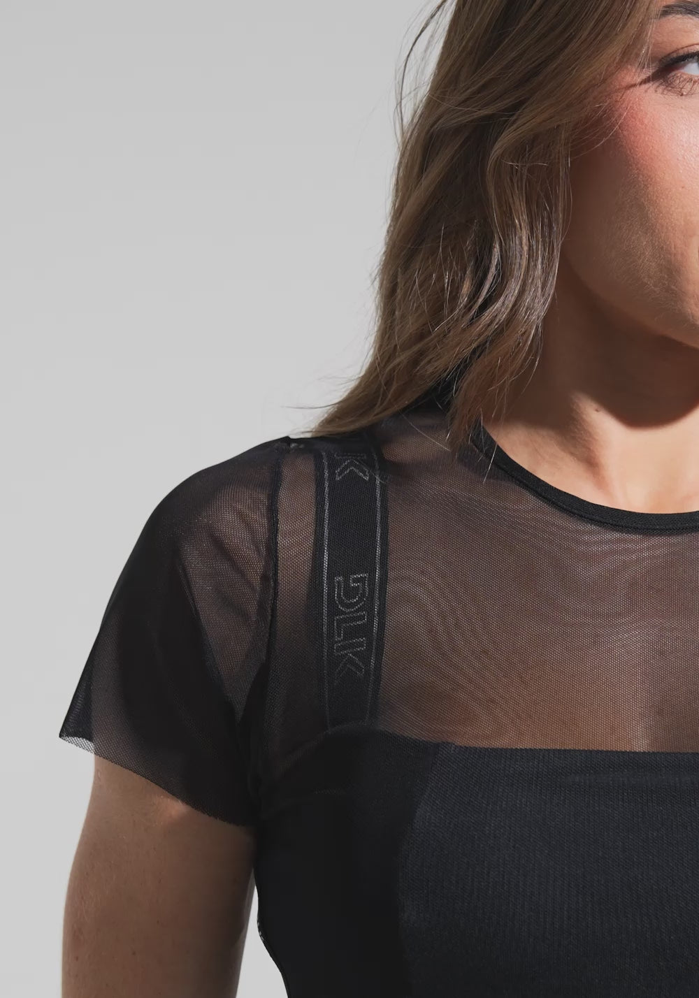 Blusa Baby Look Feminina de Tule com Elástico Nas Laterais Activity+ Dlk Preto e Branco