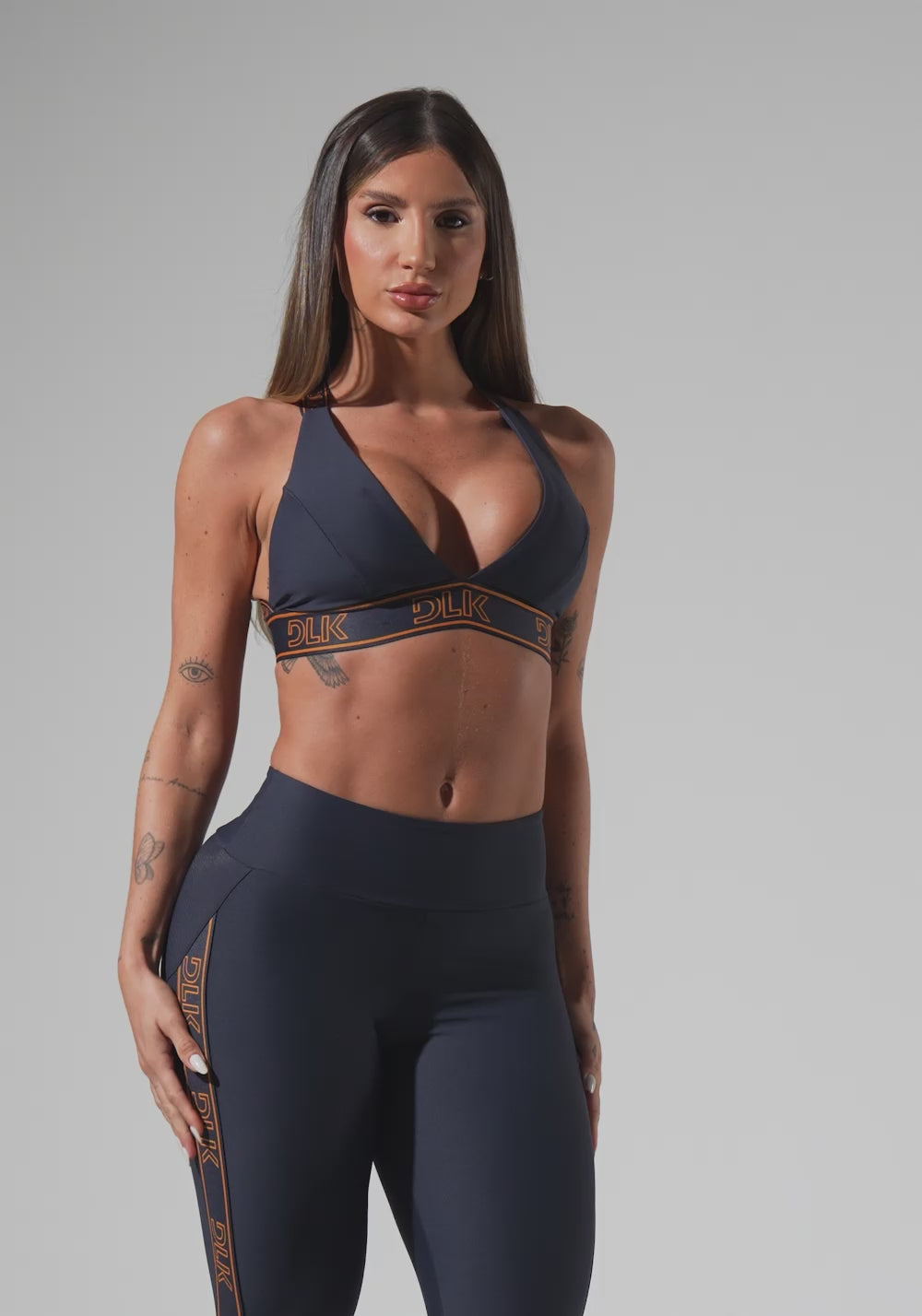 Top Fitness Feminino com Bojo e Alças Cruzadas de Elástico Activity Dlk Grafite