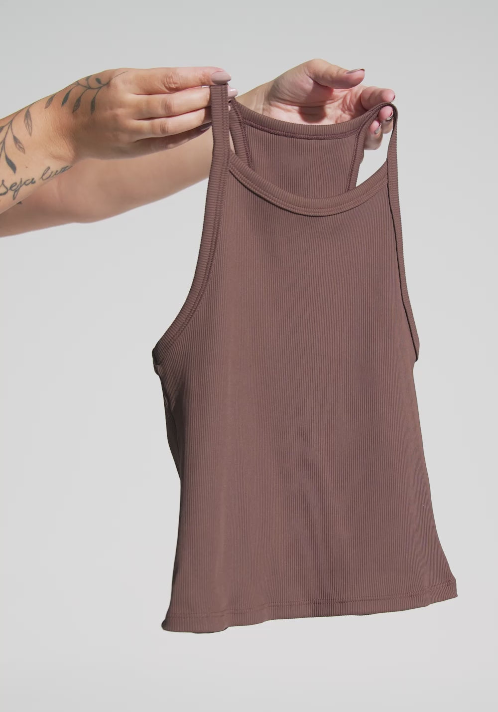 Camiseta Feminina Nadador Canelada Motion Lines Dlk Marrom