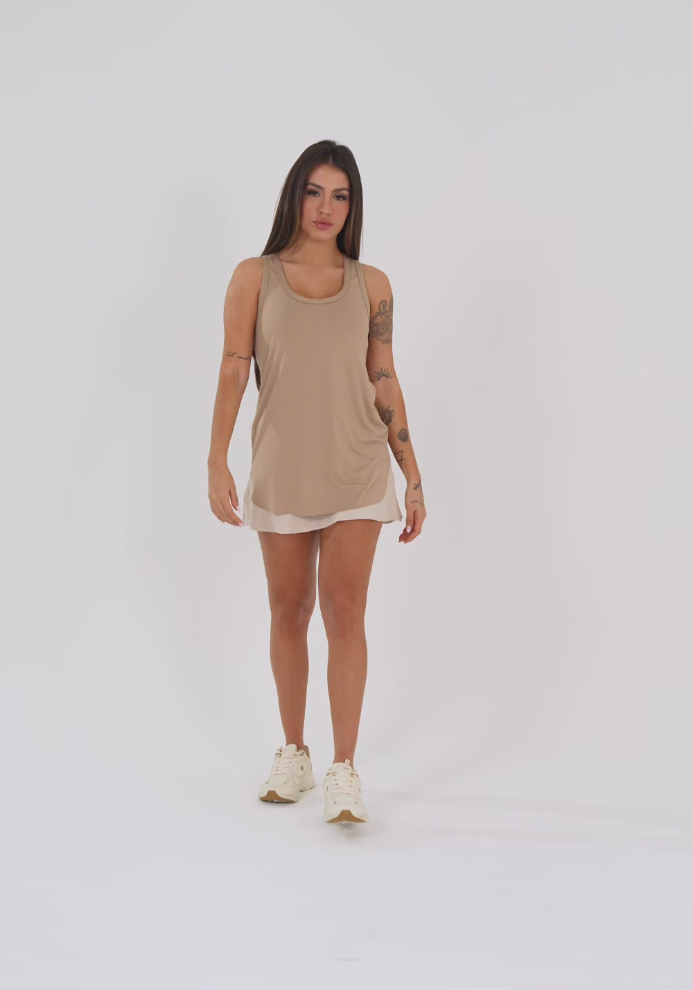Camiseta Fitness Feminina Alongada Capuccino Aura Dlk