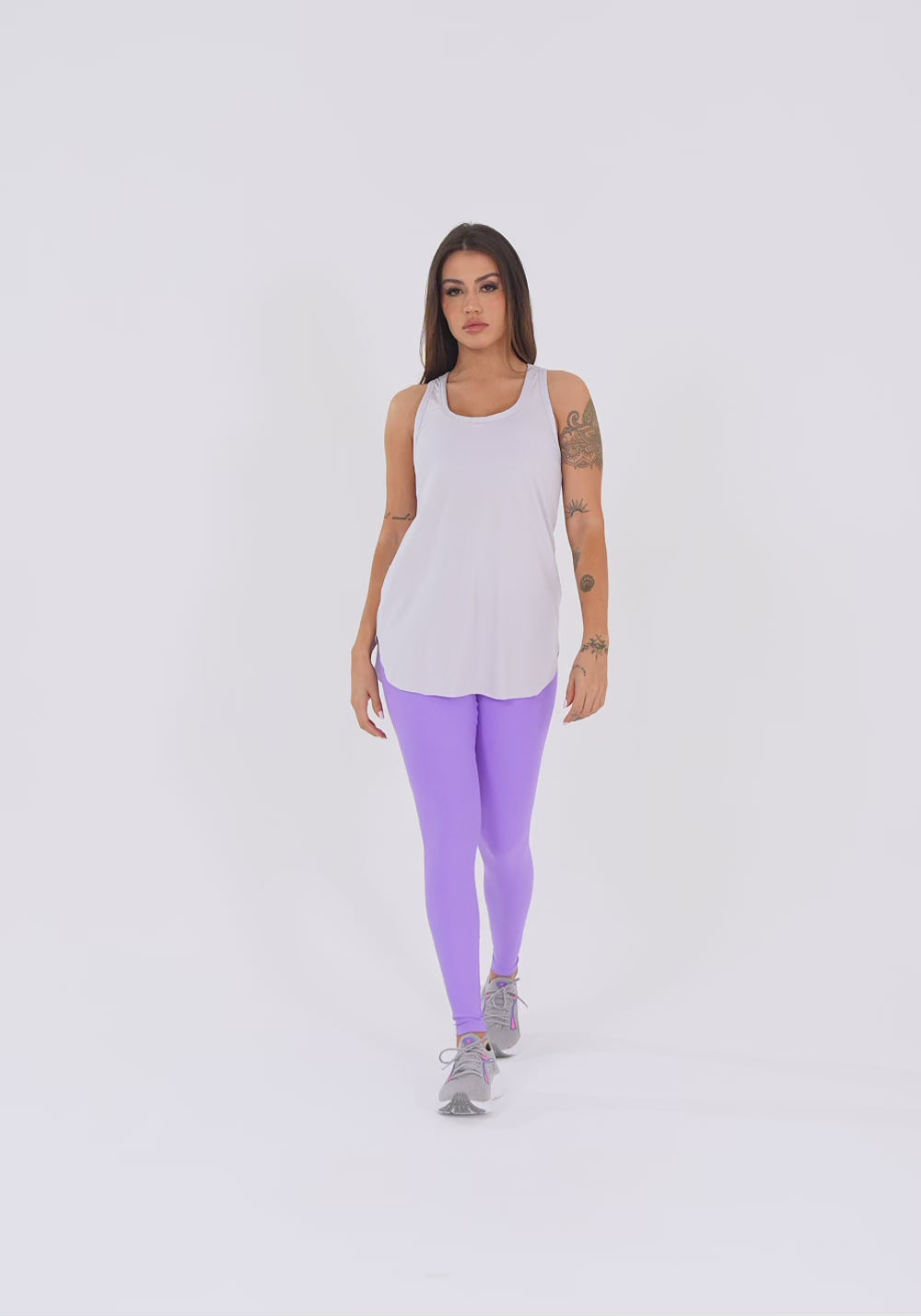 Camiseta Fitness Feminina Alongada Lilás Aura Dlk