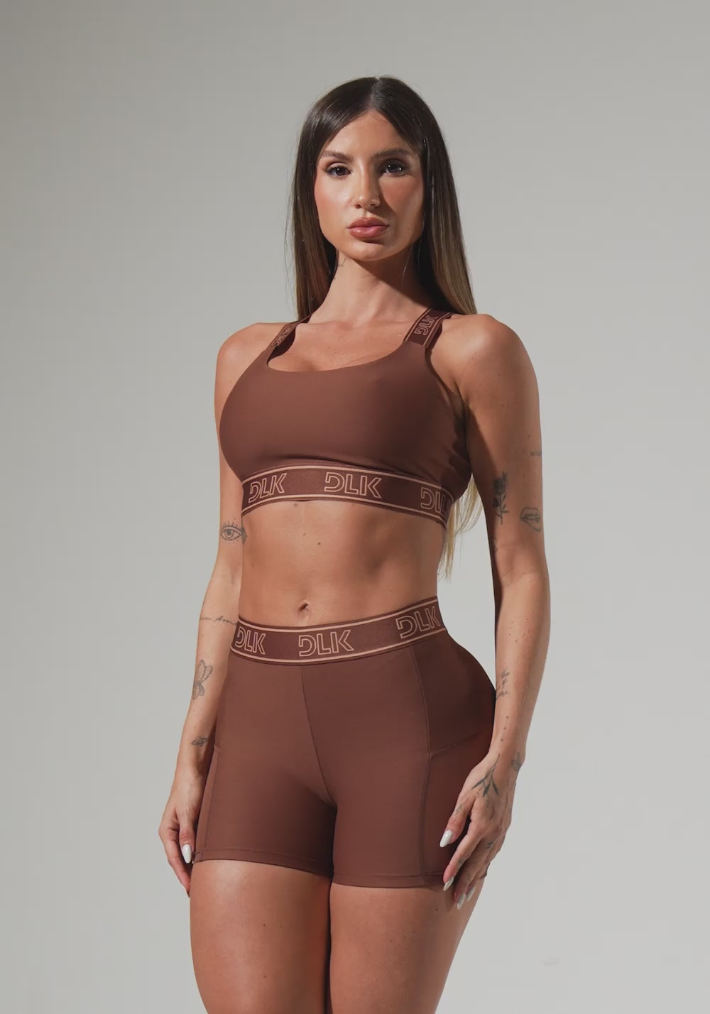 Short Fitness Feminino Com Elástico No Cós E Tule Lateral Activity Dlk Marrom