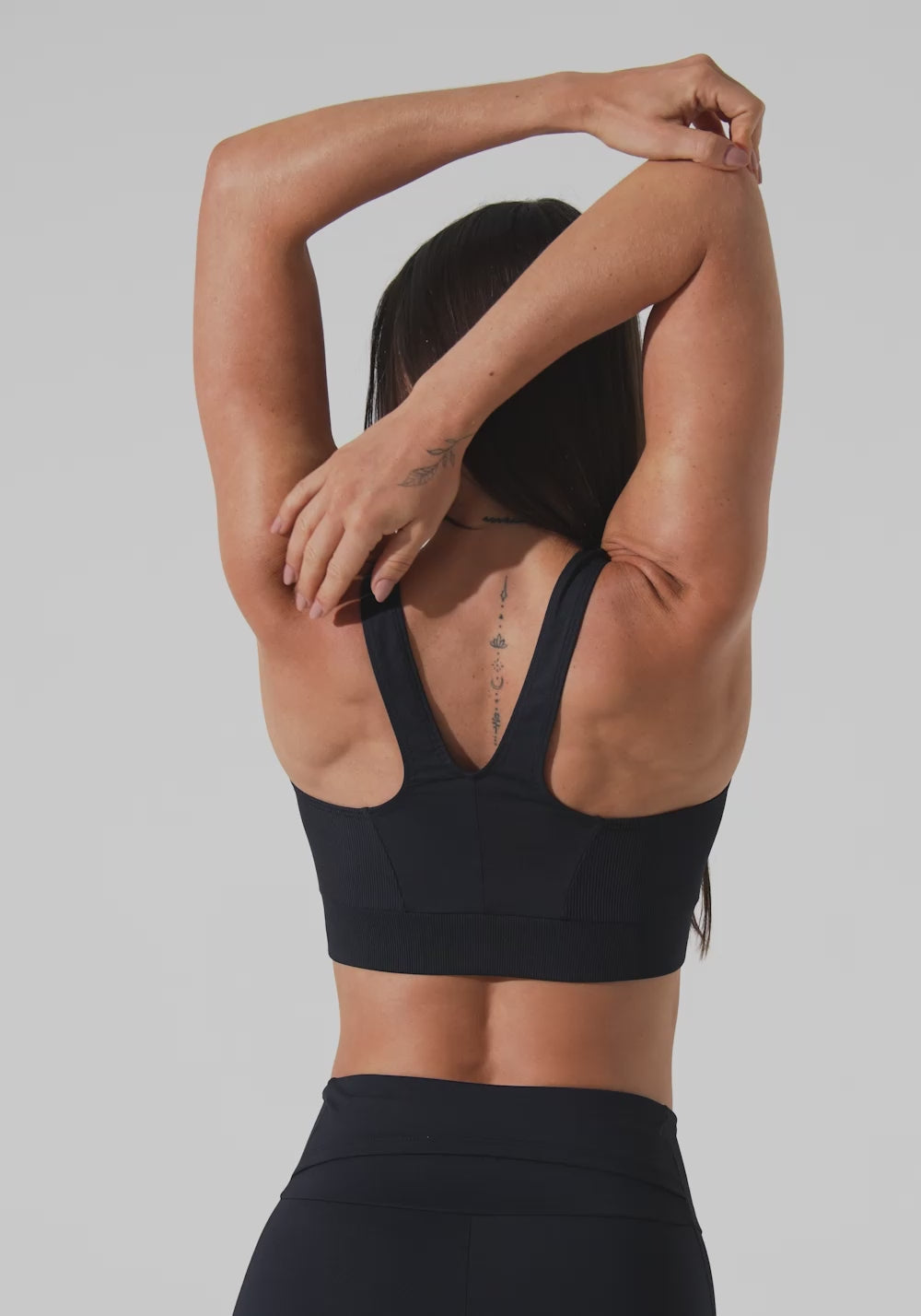 Top Fitness Feminino Nadador Anatômico Com Detalhe Canelado Motion Lines Dlk Preto