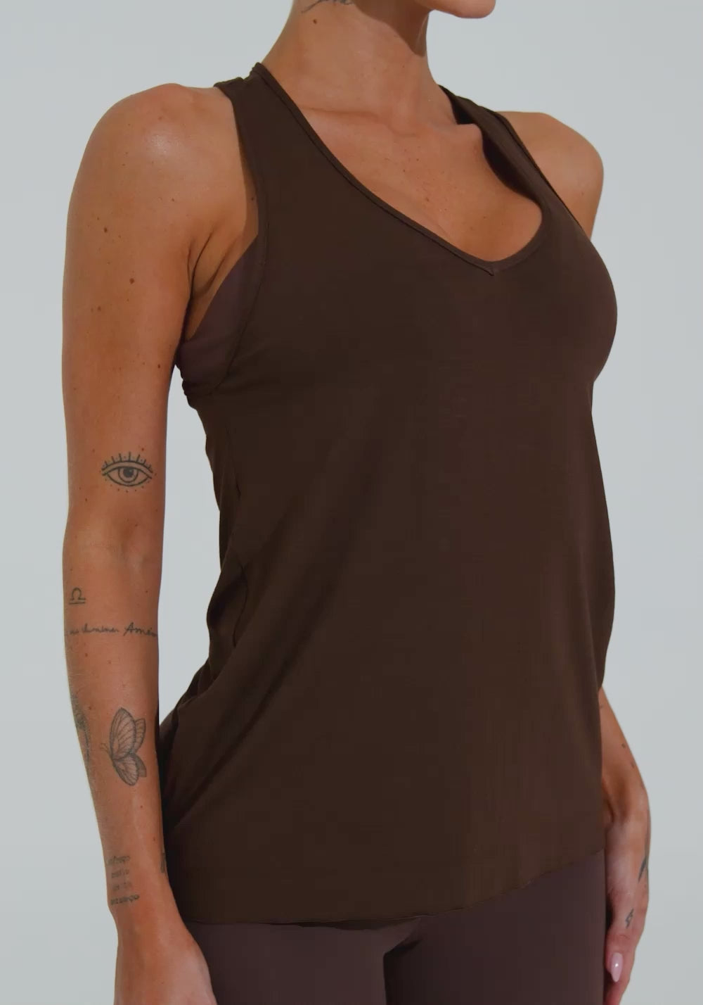 Camiseta Fitness Feminina Modelo Nadador Soul Dlk Marrom