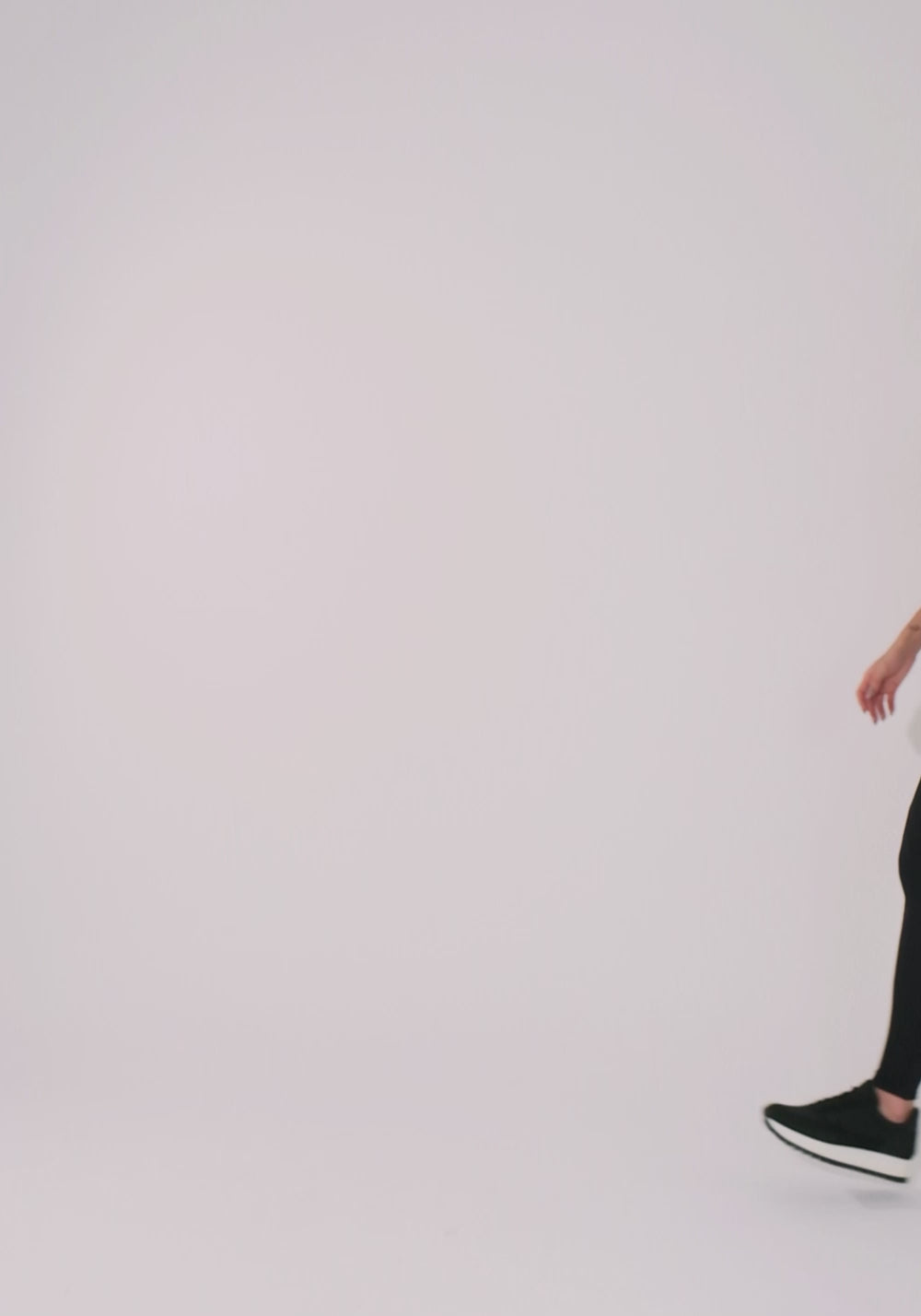 Legging Fitness Feminina Preta Canelada Com Recortes Elegance Dlk