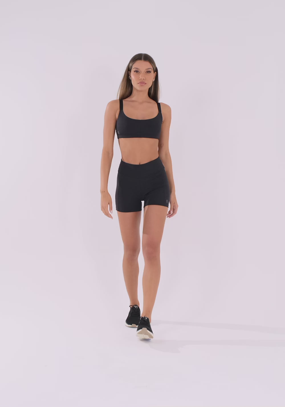 Short Fitness Feminino Preto Com Recortes Oasis Dlk