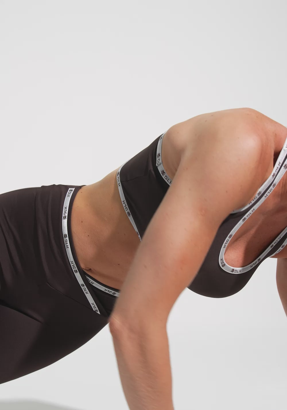 Legging Fitness Feminina com Cós Transpassado e Elástico Athletic Dlk Marrom