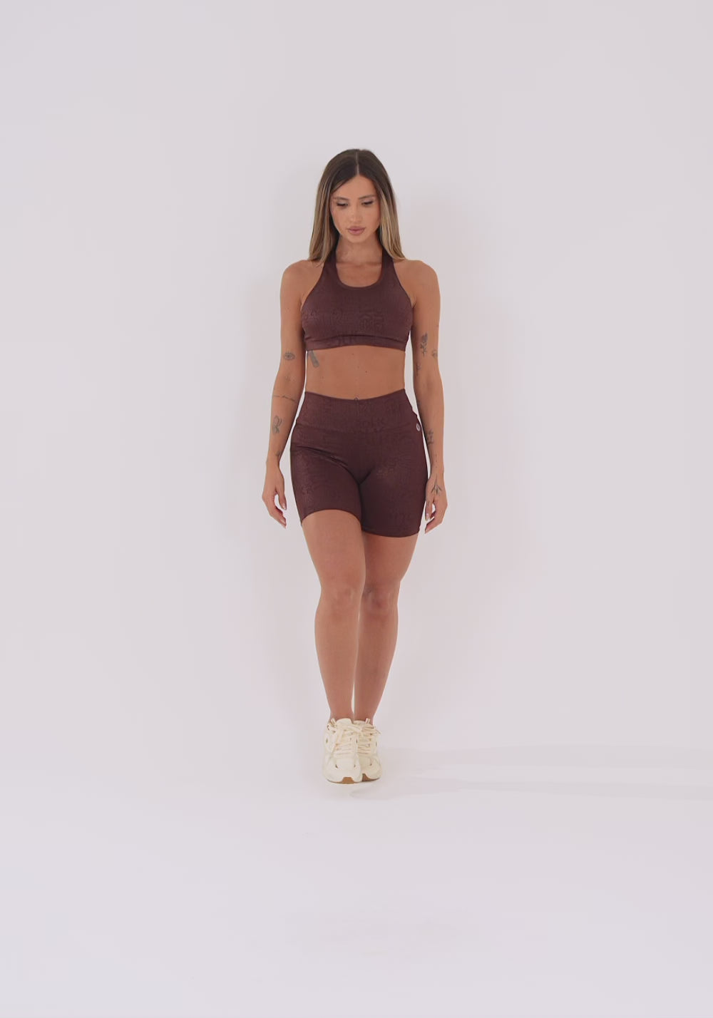 Top Fitness Feminino Nadador Marrom Logomania Reflections Dlk