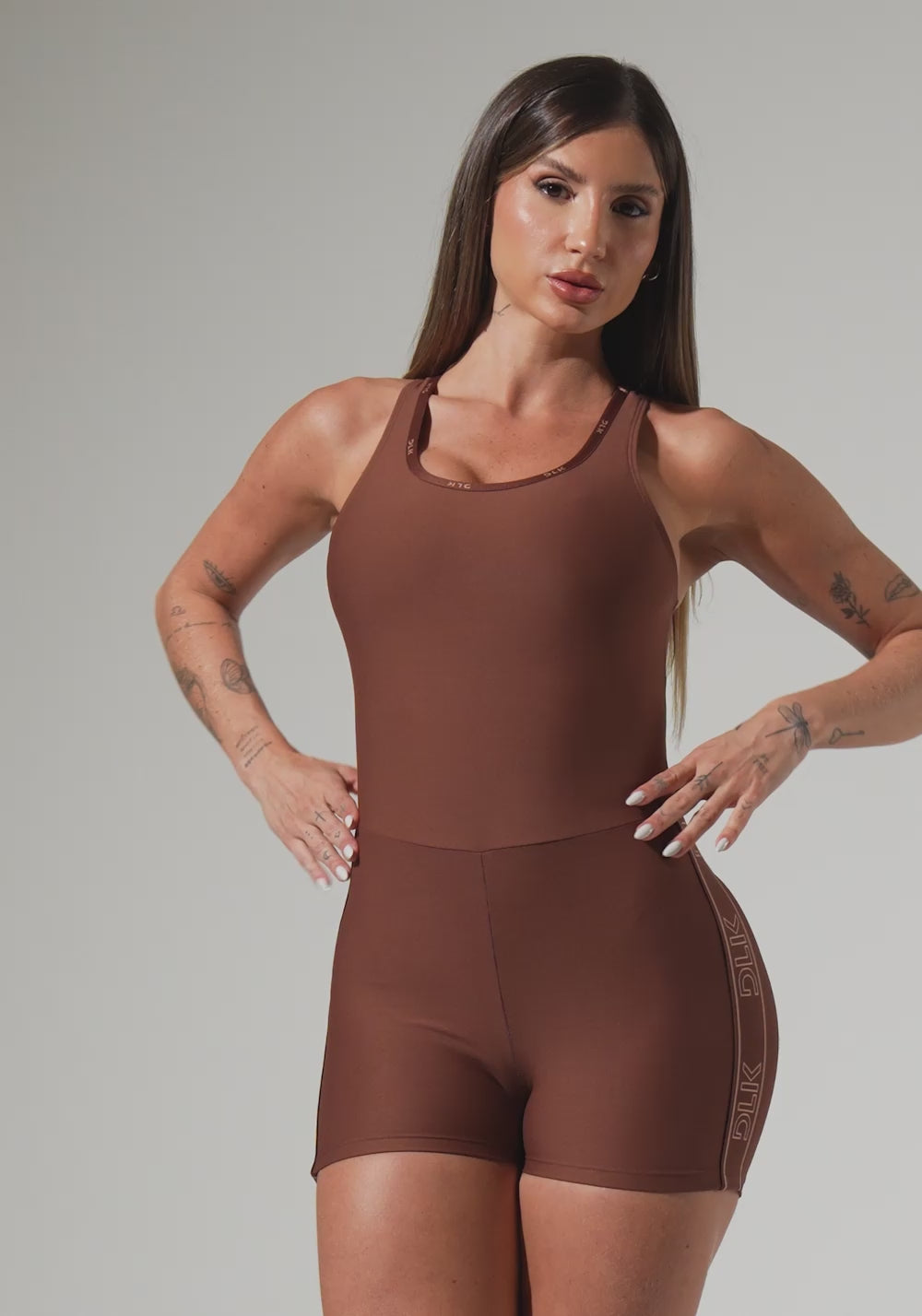 Macaquinho Feminino Fitness Com Elásticos E Costas Vazadas Activity Dlk Marrom