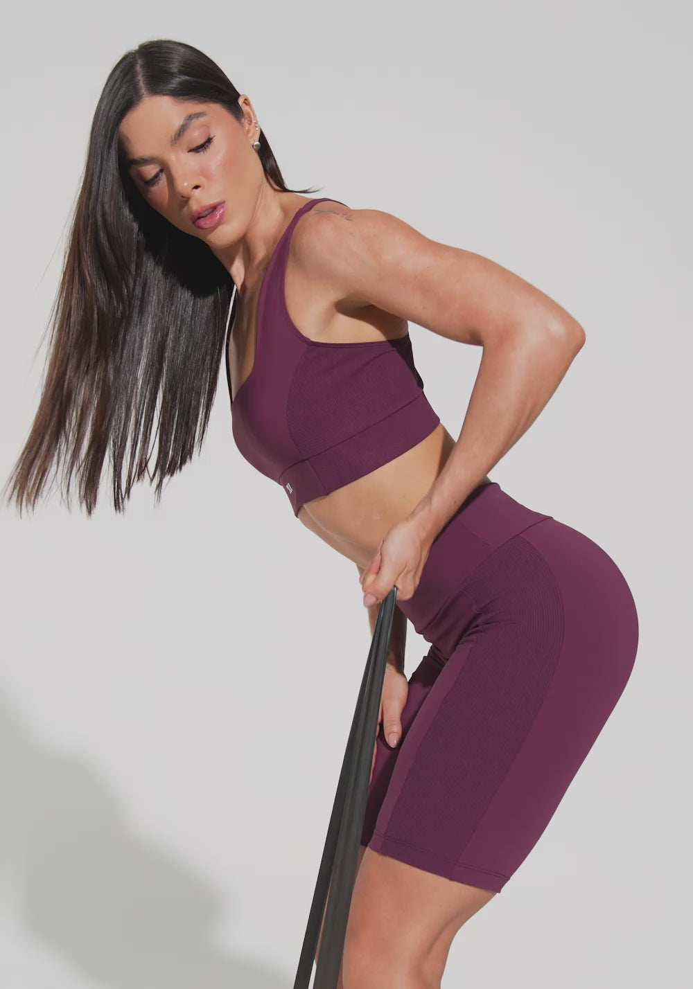Top Fitness Feminino Nadador Anatômico com Detalhe Canelado Motion Lines Dlk Vinho