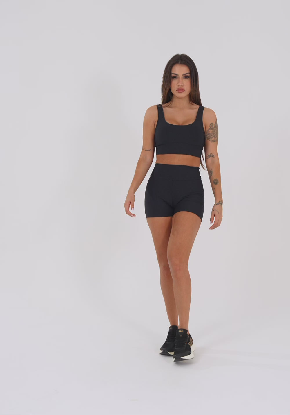 Top Fitness Feminino Preto Com Alça Larga Aura Dlk