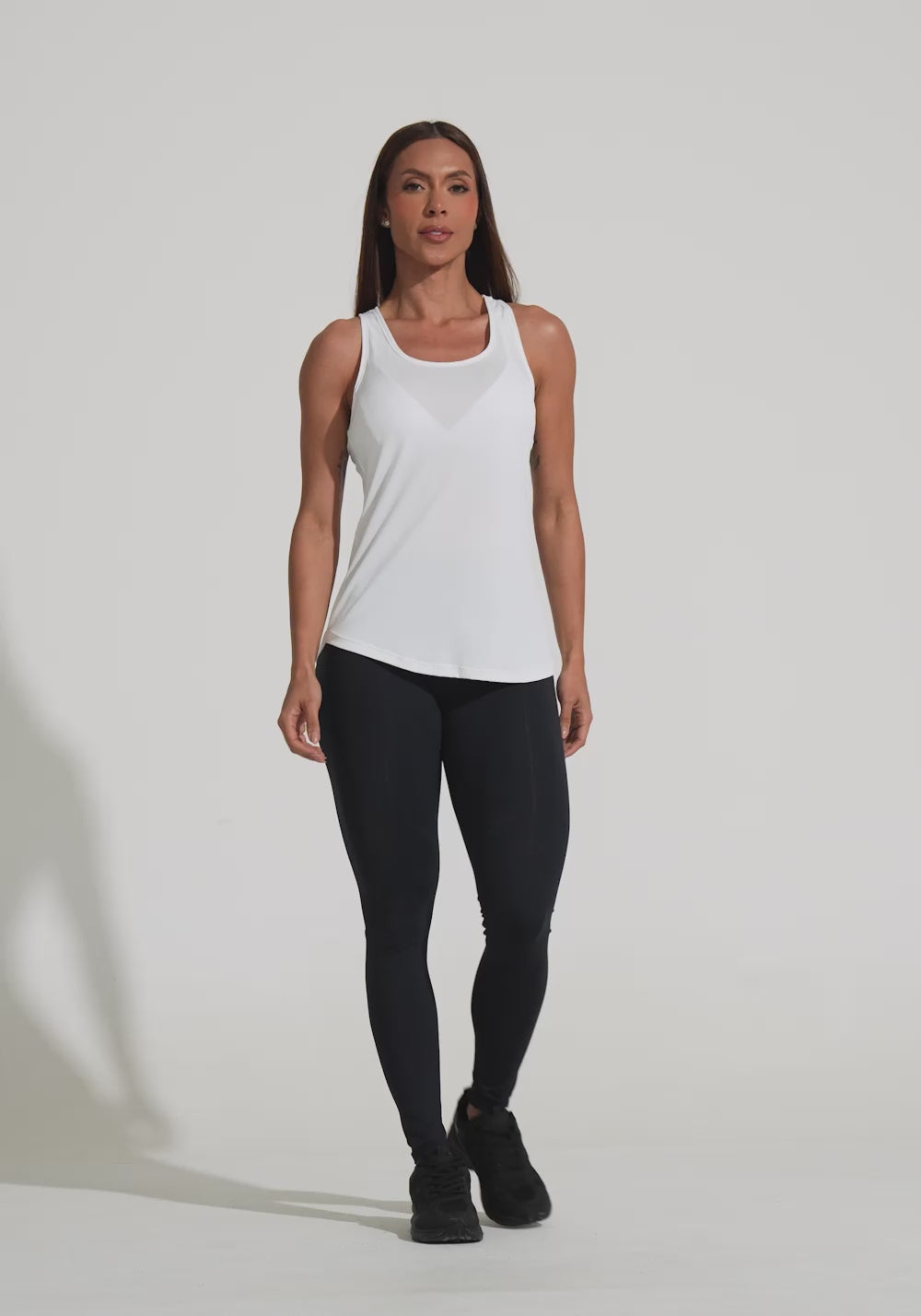 Camiseta Fitness Feminina De Poliamida Modelo Nadador Básica Dlk Branco